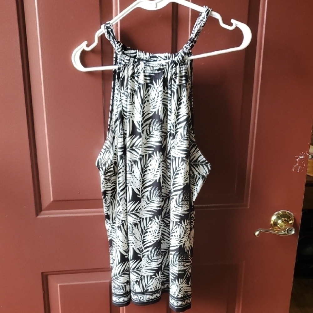 Max Studio Black and White Leaf Print Tank Top